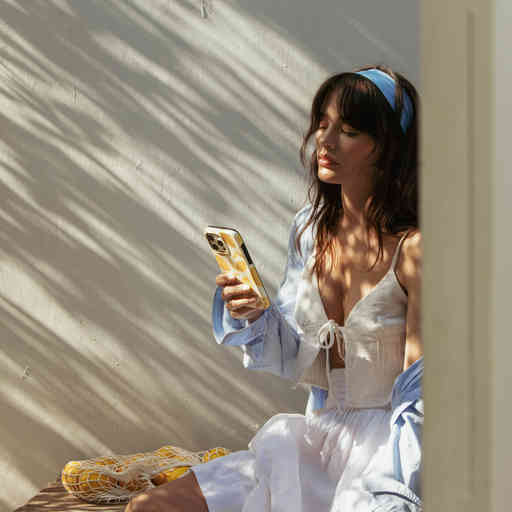 Burga Tough Case Apple iPhone 14 - Lemon Tart
