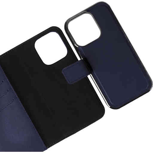 Caseuals 2-in-1 Bookcase MagSafe Apple iPhone 15 Pro Blue