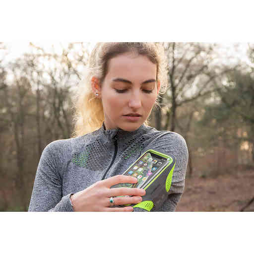 Casetastic Comfort Fit Sport Armband Samsung Galaxy A20e (2019) Black